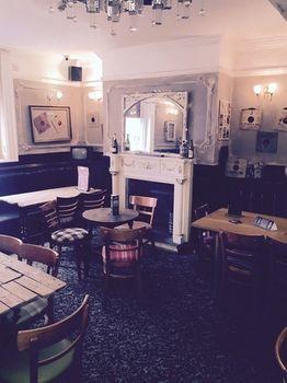 ホテルSalford Arms エクステリア 写真